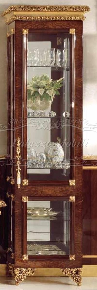 Витрина A.R. ARREDAMENTI 400