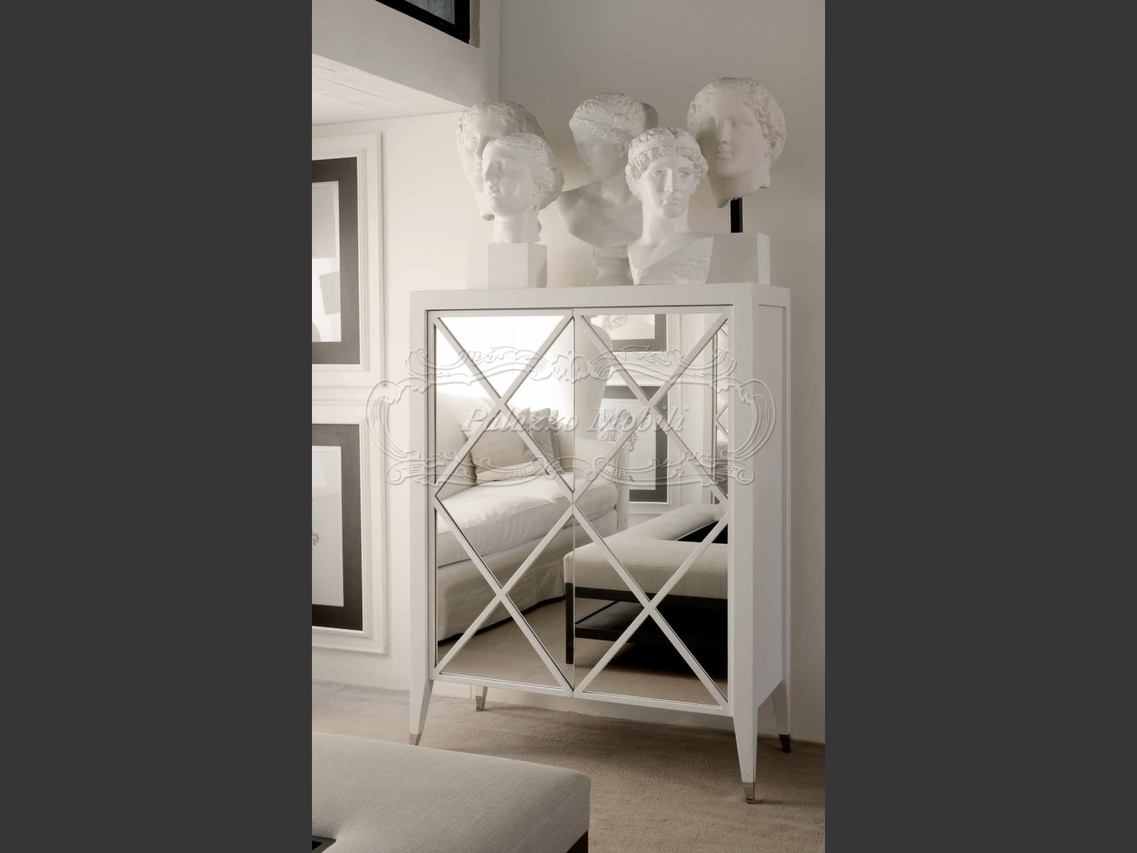 КОМОД SOFTHOUSE MIRROR 02